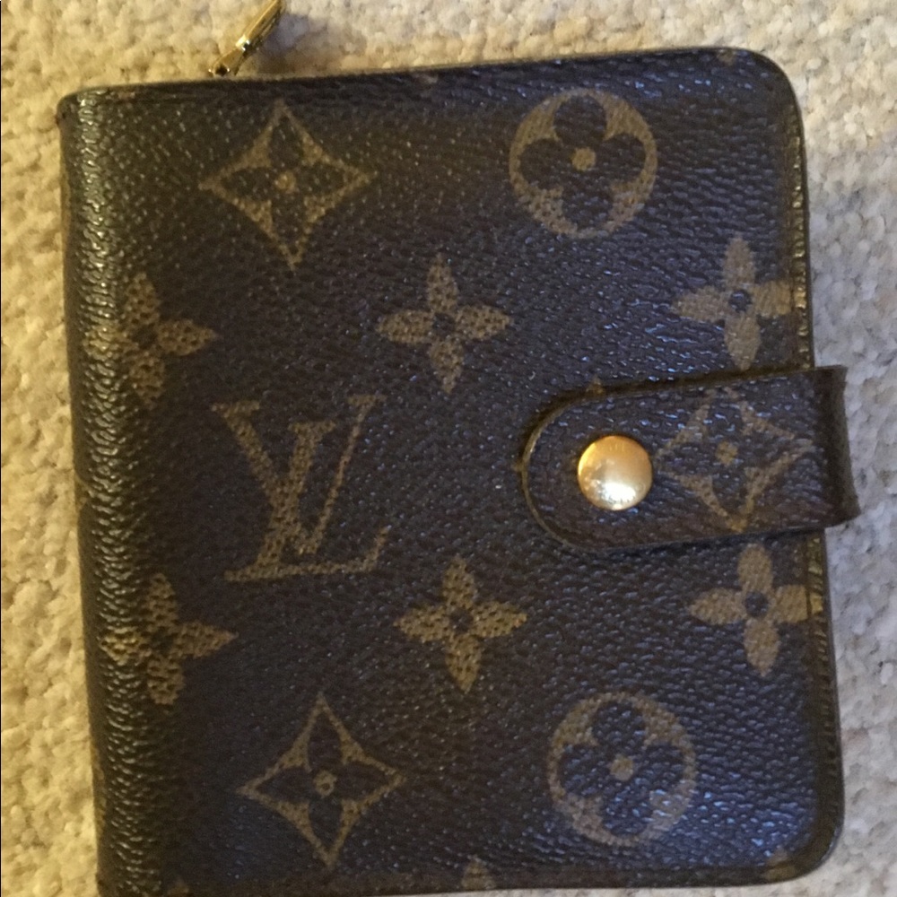 Authentic Vintage Louis Vuitton Zip Around Wallet